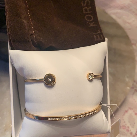 NWT MICHAEL KORS CUFF BRACELET SET - Picture 2 of 5